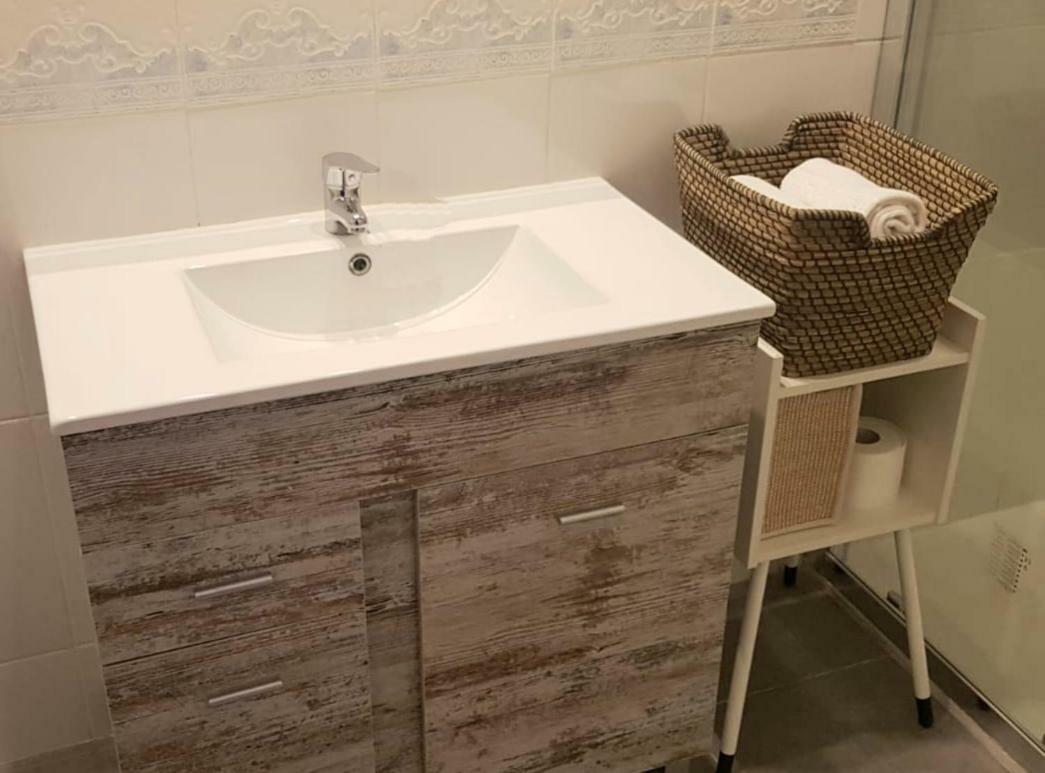 Ch Apartamento Plaza Del Angel - Semisotano Madrid Luaran gambar